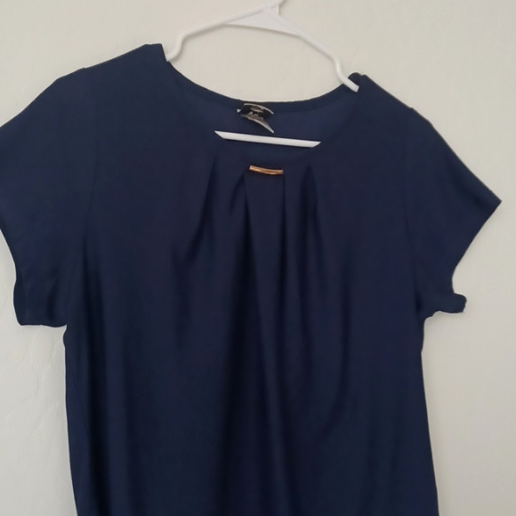 Navy Blue Blouse With Ruching And Gold Accent Womans Size Petite Medium - Picture 3 of 6